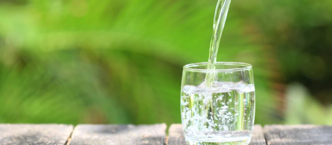 Αφυδάτωση: Αυτές είναι οι τροφές «πλούσιες» σε νερό που θα σας βοηθήσουν να αναπληρώσετε τα υγρά του οργανισμού